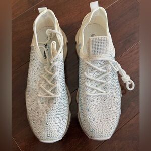 NEW - La Sheelah White Rhinestone Women's Sneakers - Woman's Size 7 1/2